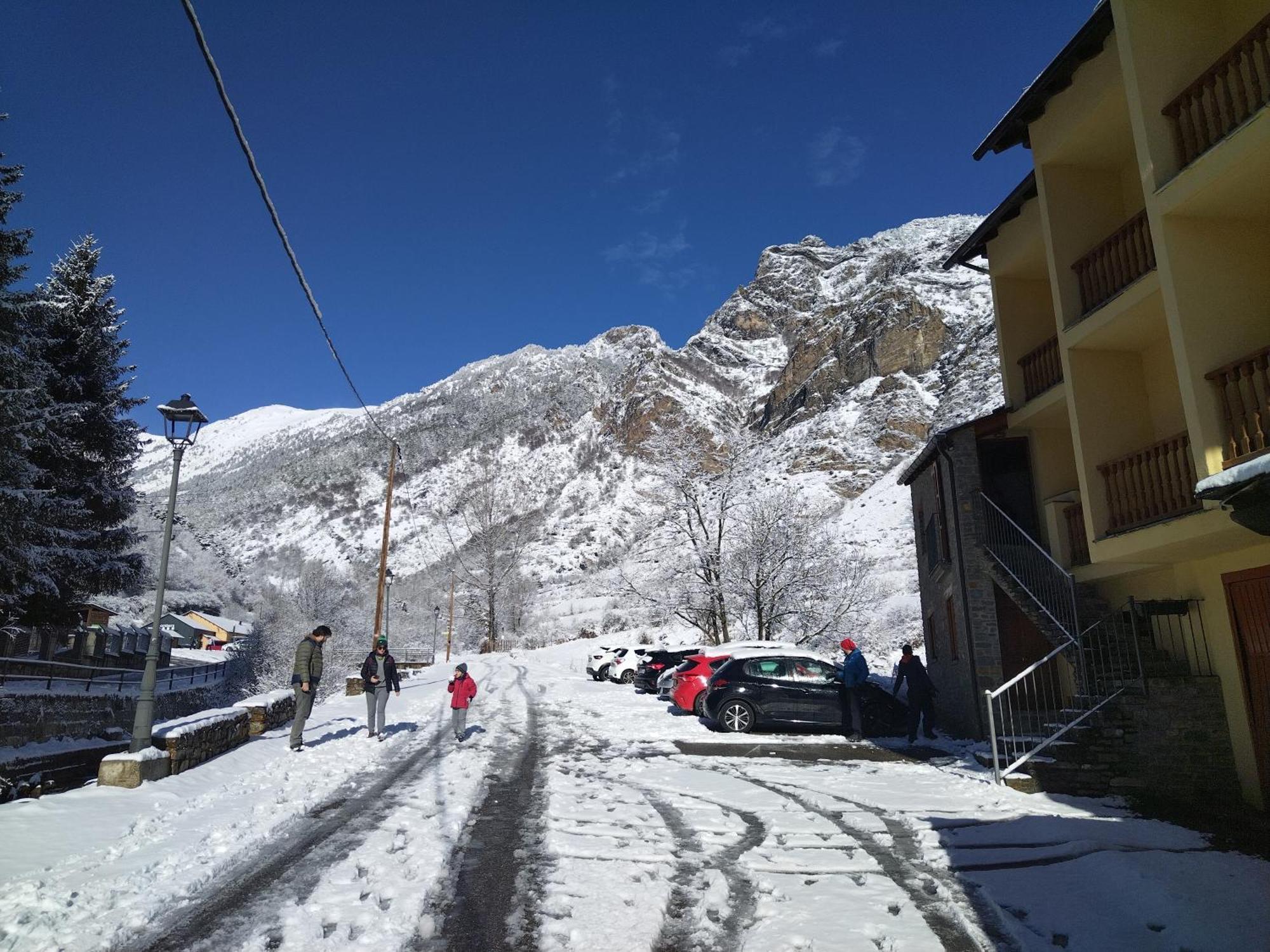 Apartament L'Atic Espot Buitenkant foto